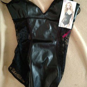 STRAPPY BLACK GARTERED TEDDY